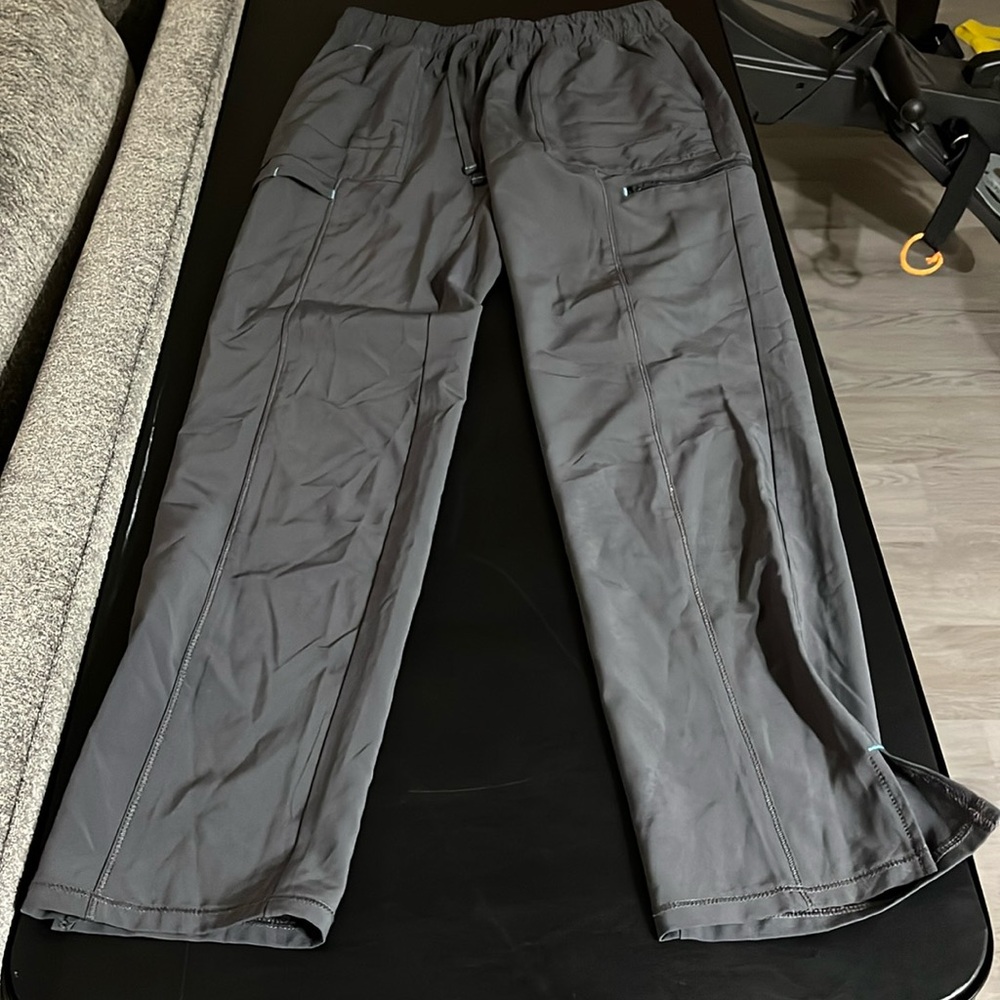 Grey scrub pants small
